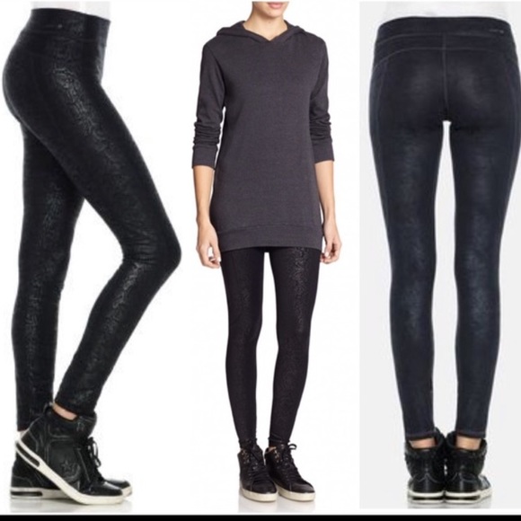 Joe’s ‘off-duty’ black snakeskin print leggings 🐍 - Picture 2 of 7